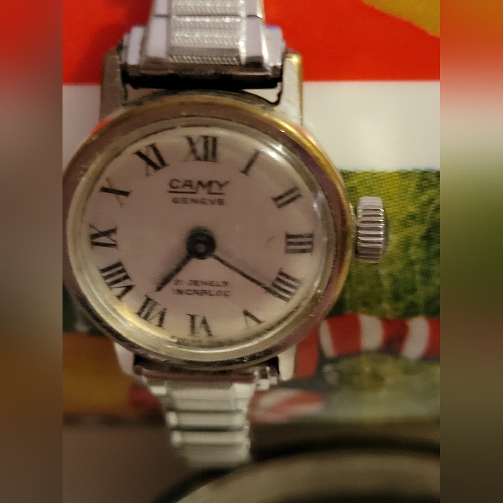 Vintage Camy stretch band quartz watch